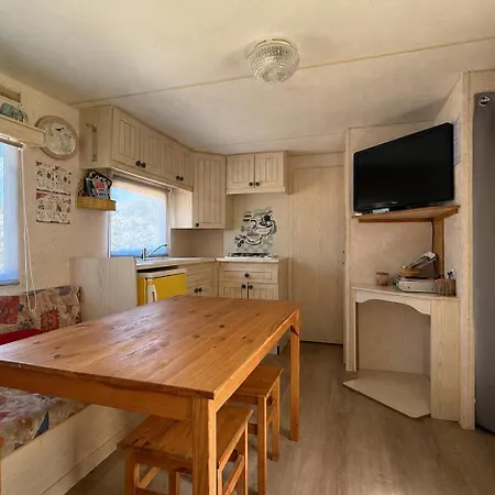 Mobilhome Terrain Privé Cuisine D été Sud Corse Camping *