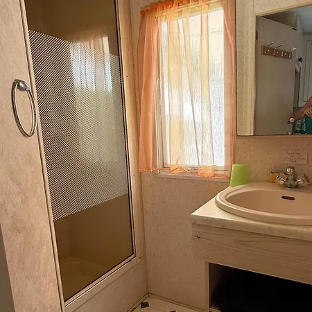 Mobilhome Terrain Privé Cuisine D été Sud Corse * Porto Vecchio